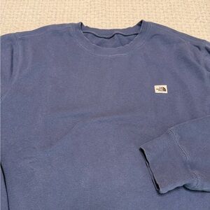 North Face women’s crewneck sweatshirt. Great condition! Fits like XXL